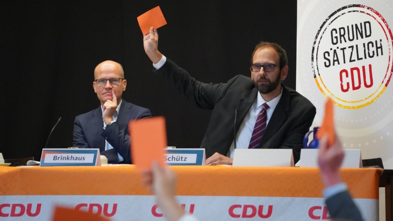 Ralph Brinkhaus MdB und CDU-Kreisvorsitzender Fabian Schütz.
Foto: Julian Kendziora.
