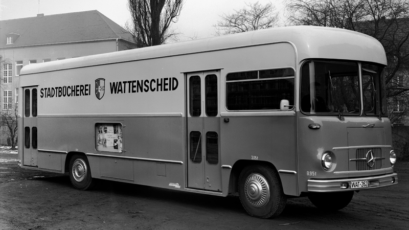 Bücherbus Wattenscheid 1965 (Quelle: Stadt Bochum)